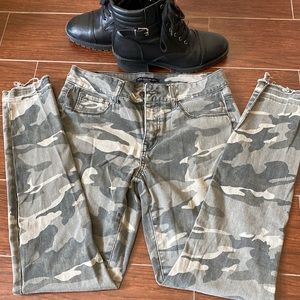 Signature Studio, camouflage pants, grey, size 4